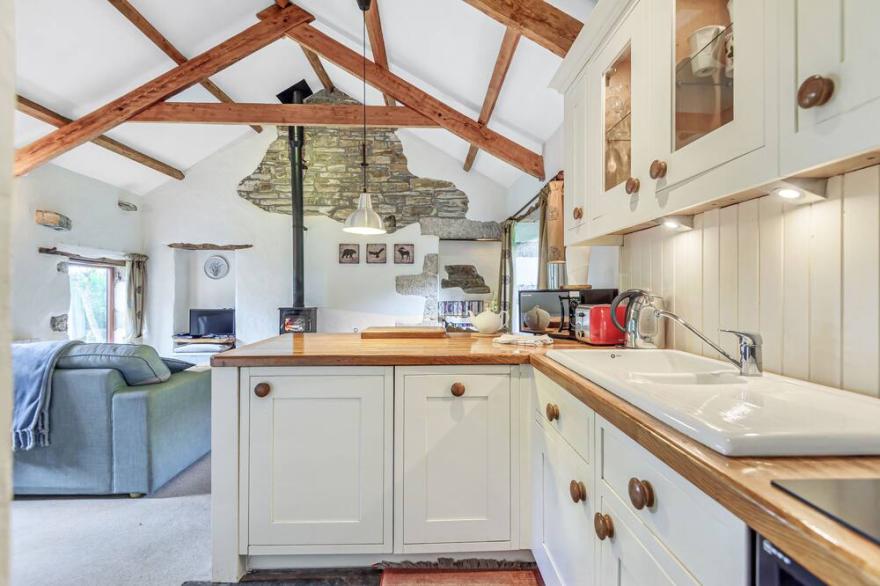Cobble - Traditional Cornish Stone Cottage Near Cardinham Woods
