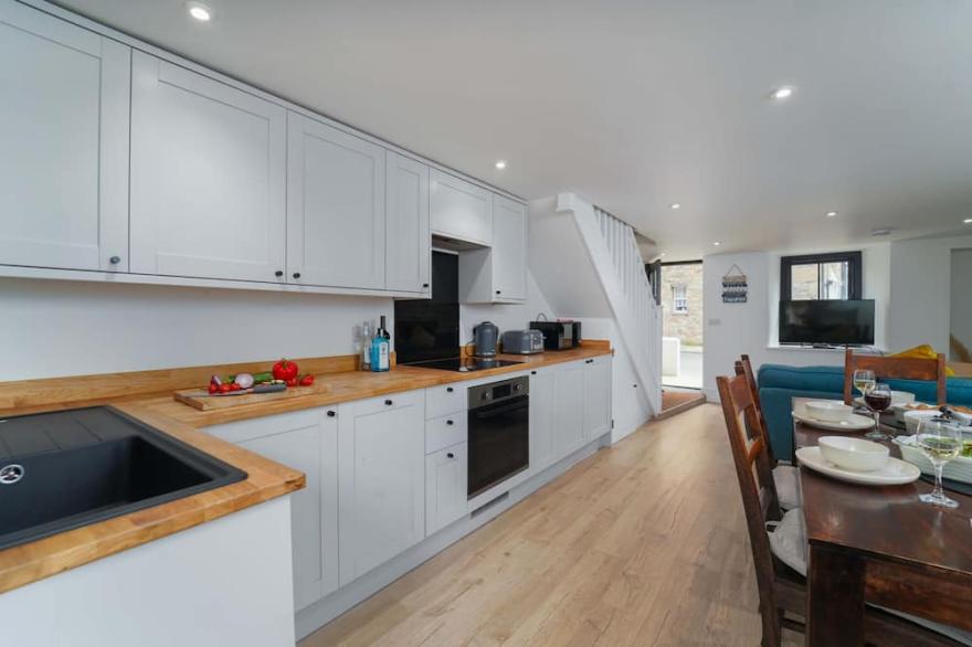 Burow Cottage - Sleeps 6 - Downalong, St Ives