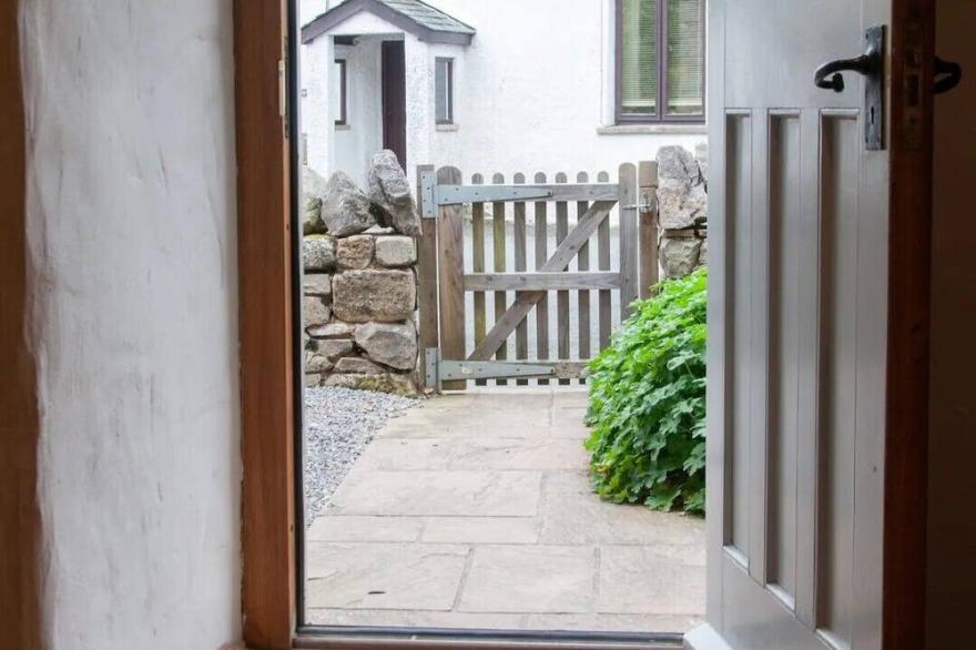 Beautiful Cottage in Idyllic Village of Orton
