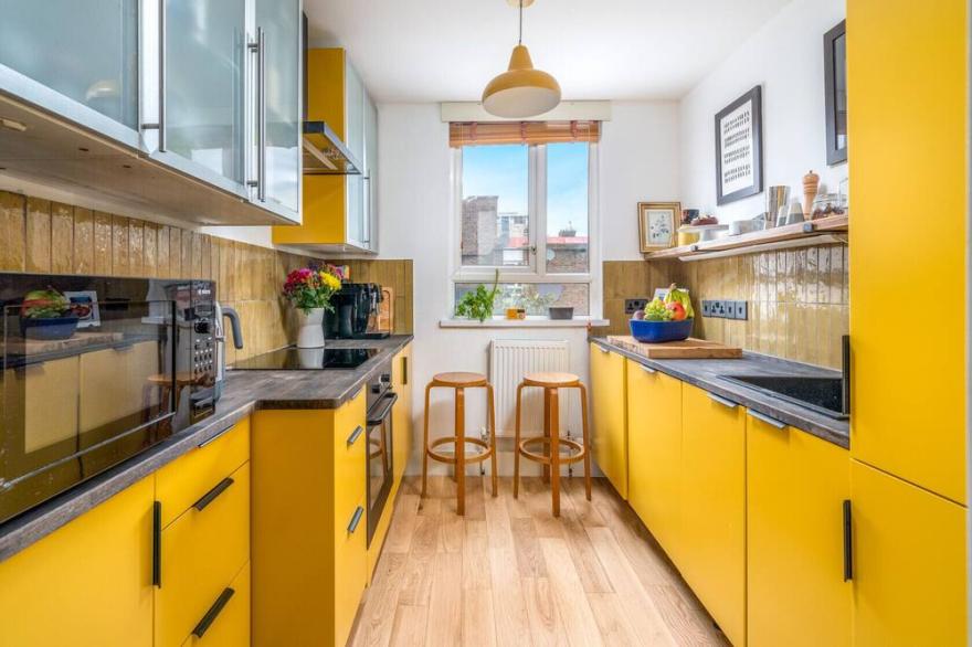 ALTIDO Modern 2-bed flat w/ private terrace
