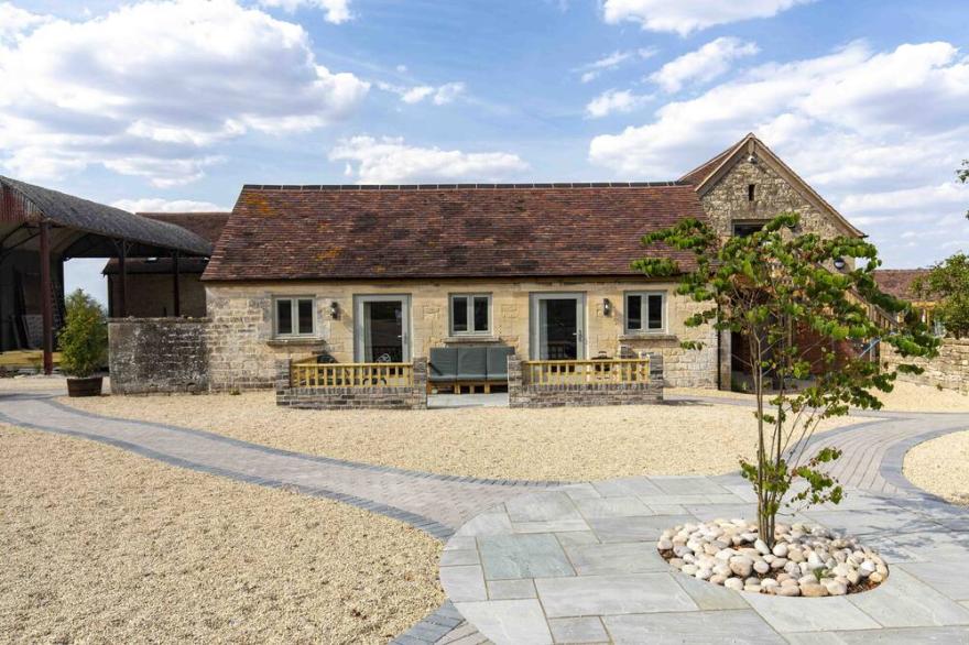 Spacious one bed Cottage on Peaceful Cotswold Farm