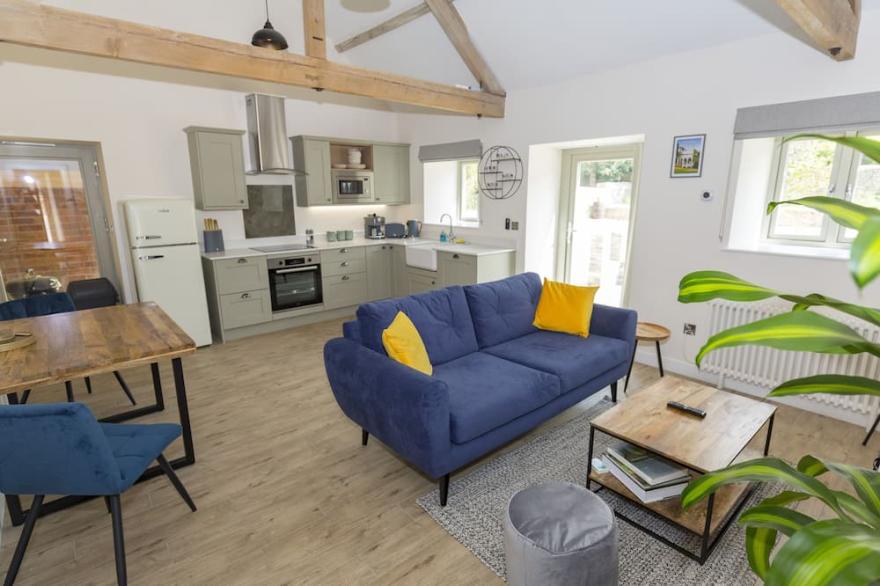 Spacious one bed Cottage on Peaceful Cotswold Farm