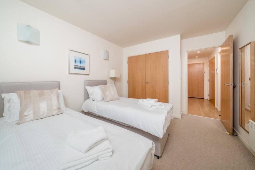 Royal Victoria, London - Stylish 1BR Apartment
