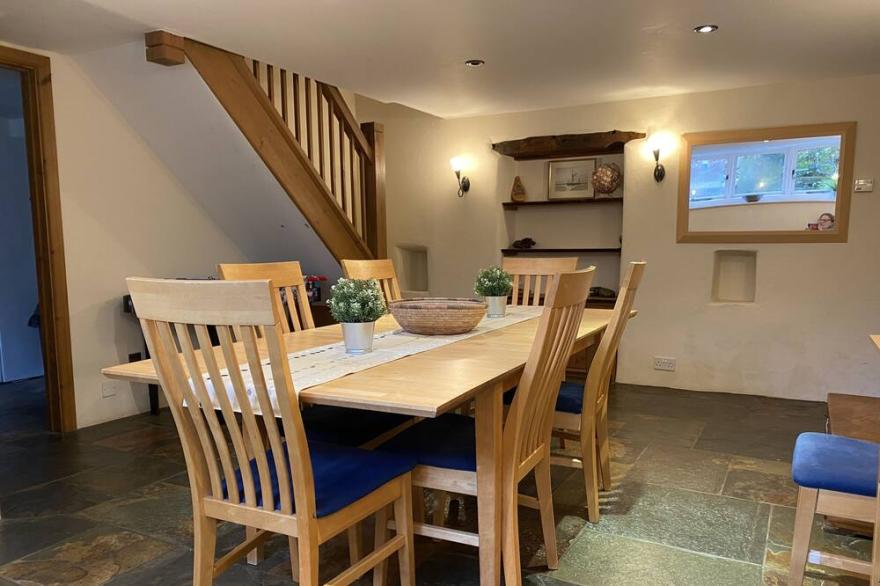 Beautiful Barn, huge garden, perfect retreat close to Devon beaches & estuaries