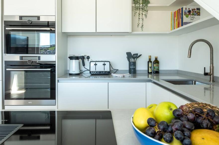 Glas Mor - beach side apartment, St Ives