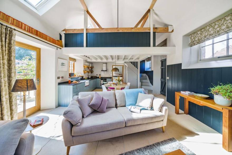 Whitechurch Stables - sleeps 2 guests  in 1 bedroom