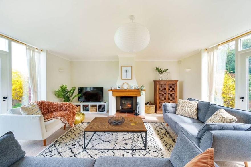 Byre House -  sleeps 8 guests  in 3 bedrooms