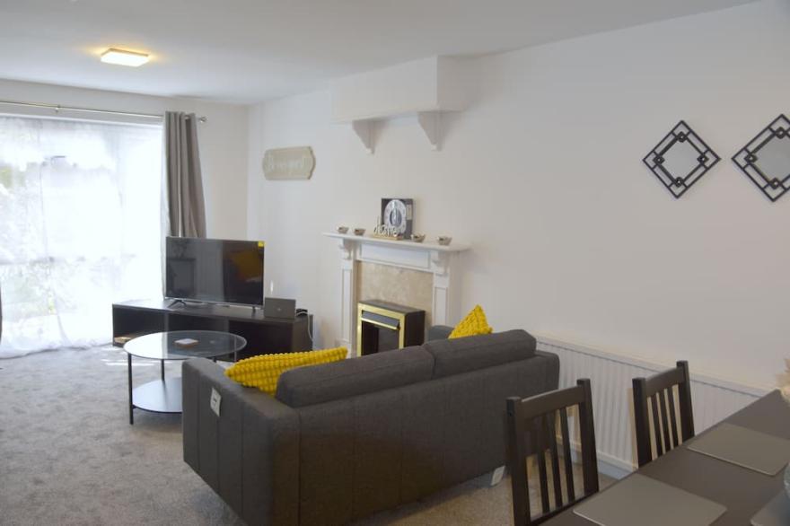 Lindrick Villa - 3BD Bunglow