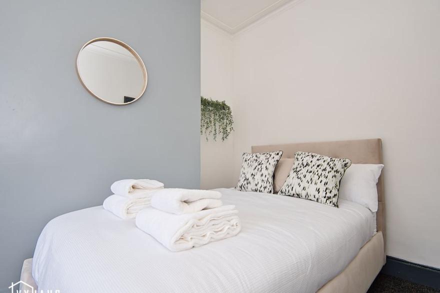 Birmingham City Home Away From Home - Close to City Centre