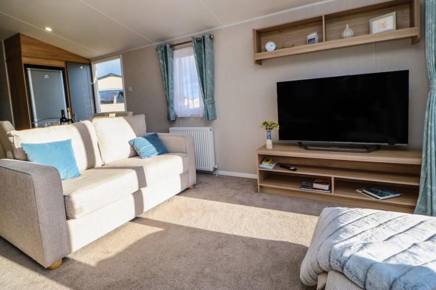 WANSBECK VIEW 2, pet friendly, country holiday cottage in Ashington