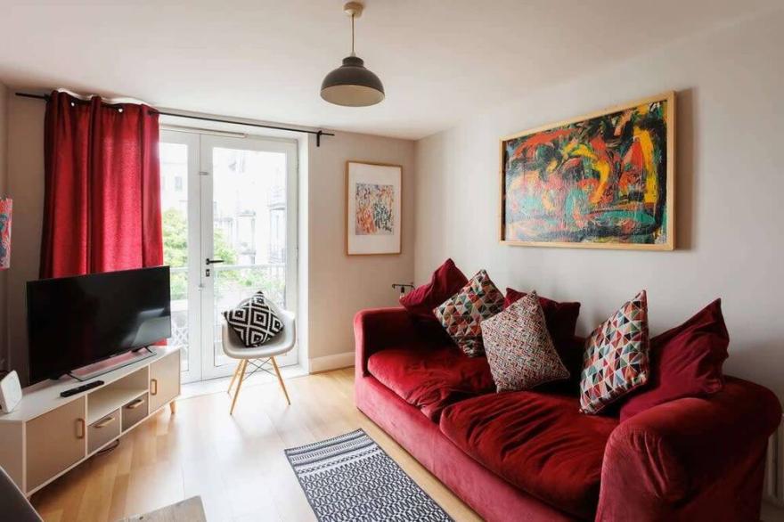 Gorgeous apartment in the city sleeps 4