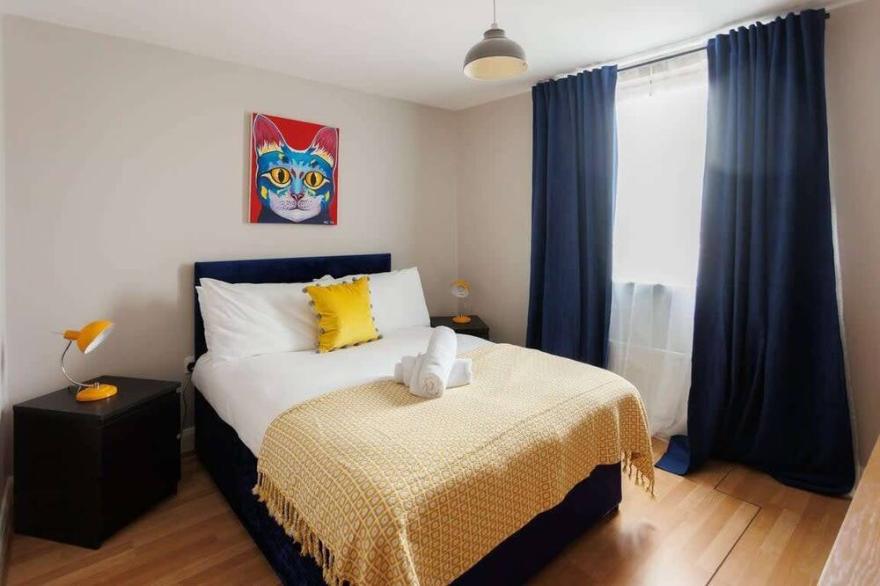 Gorgeous apartment in the city sleeps 4