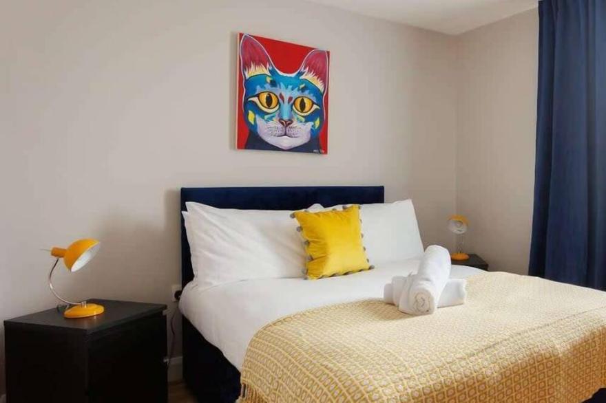 Gorgeous apartment in the city sleeps 4