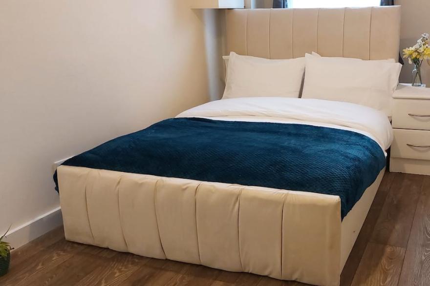 Beautiful 2 Bed Flat Close To Central London