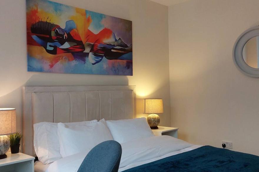 Beautiful 2 Bed Flat Close To Central London