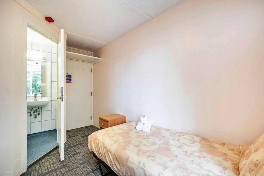 Cozy Single Room near Colindale Park