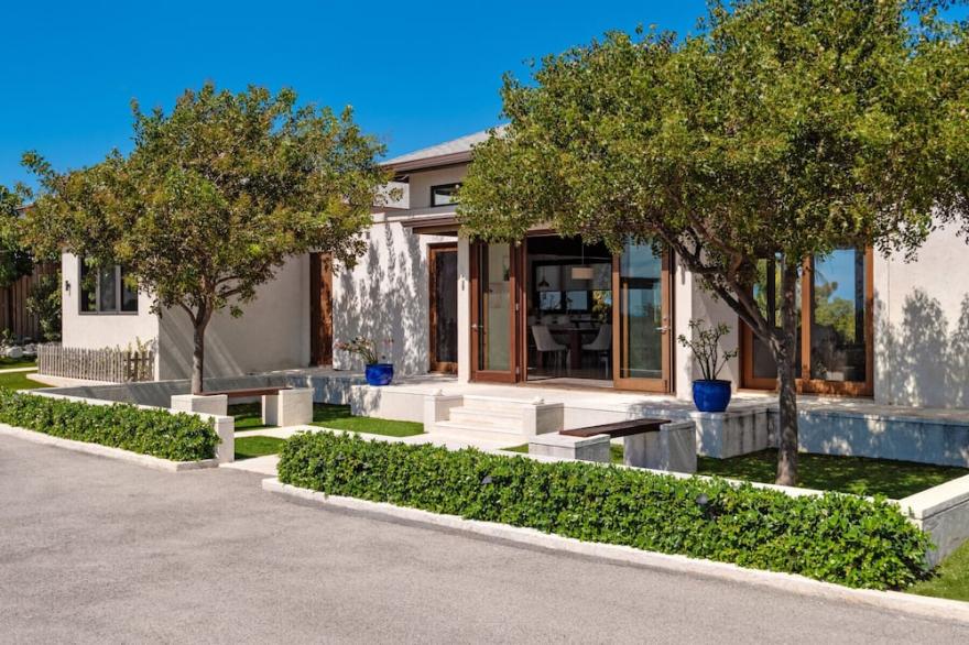 24 Dolphin Lane Villa