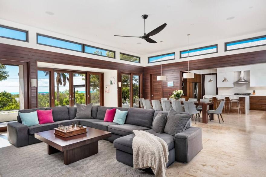 24 Dolphin Lane Villa