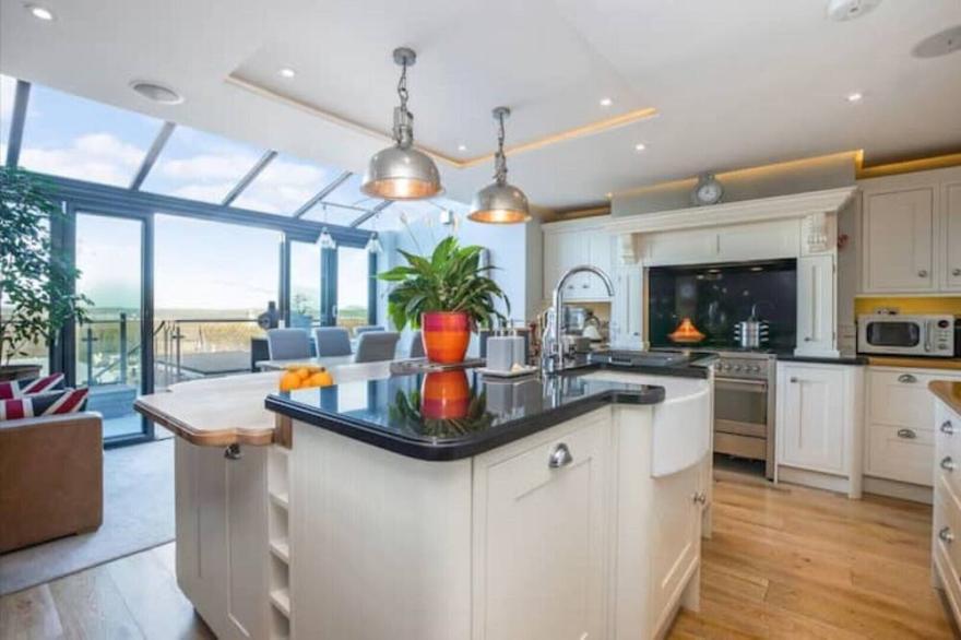 Delightful Salcombe house with panoramic views