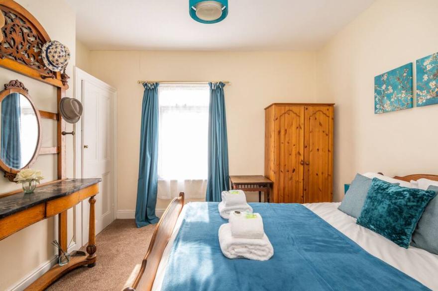 Pass the Keys | Cosy 2 Bed Victorian Townhouse