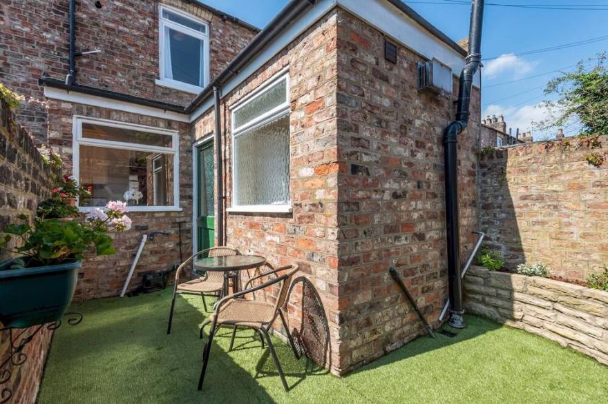 Pass the Keys | Cosy 2 Bed Victorian Townhouse