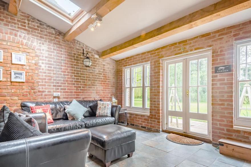 6 bedroom accommodation in Swanton Novers