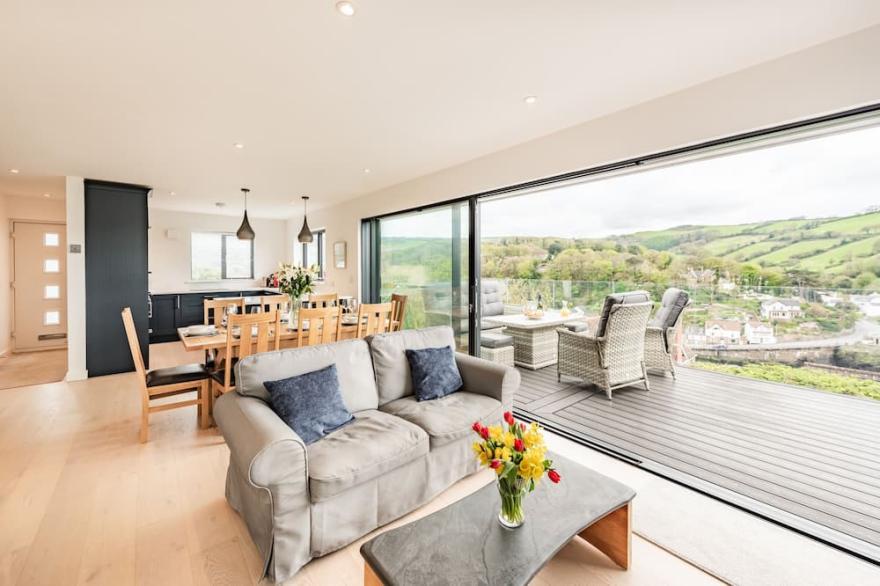 BEACH VIEW, pet friendly, country holiday cottage in Combe Martin