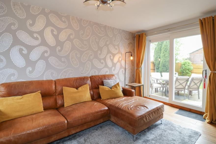 LAVENDER LODGE, family friendly, with a garden in Coalville
