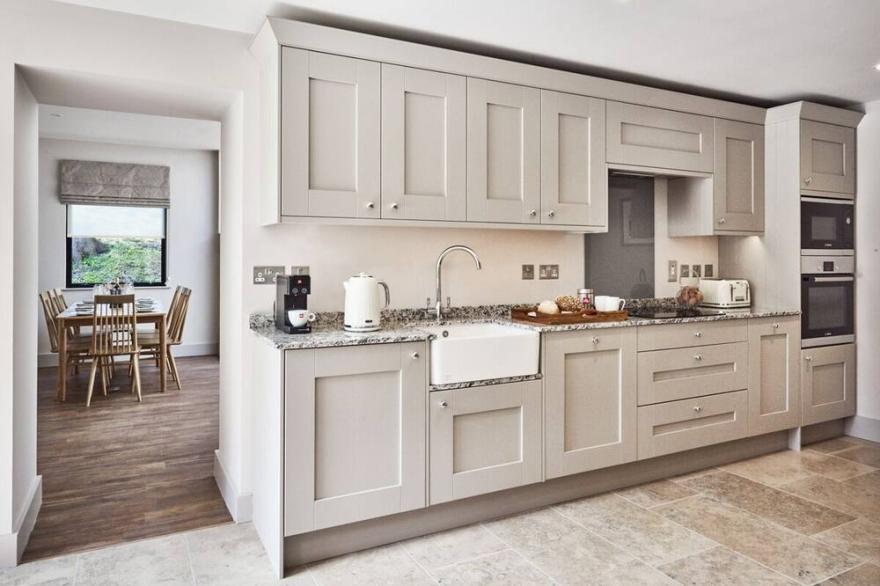 The Inkwell - Three Bedroom Villa, Sleeps 6
