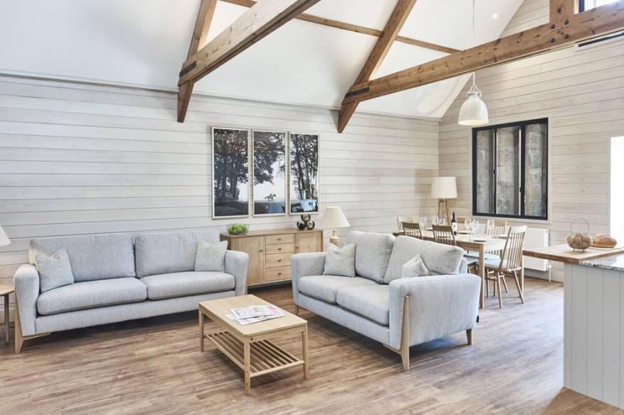 Little Hay - Two Bedroom Villa, Sleeps 4