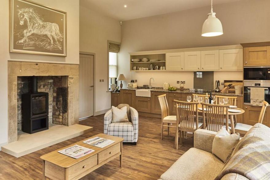 Juneberry House - Two Bedroom Villa, Sleeps 4