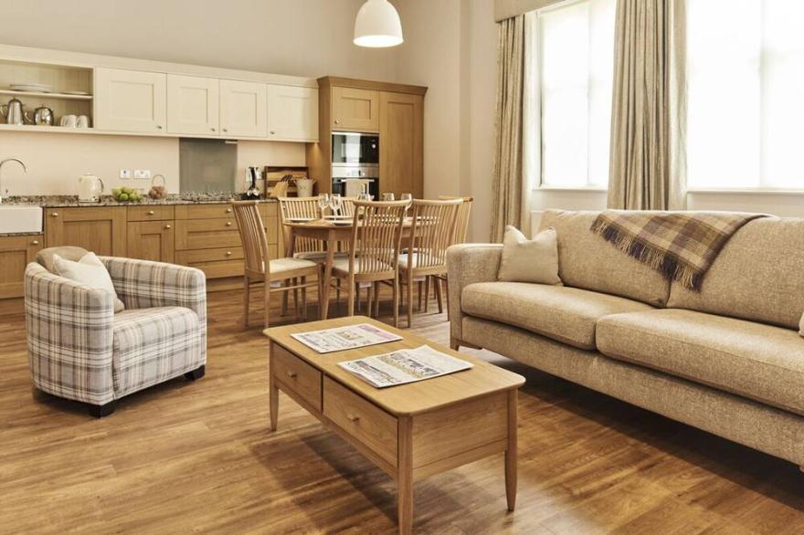 Juneberry House - Two Bedroom Villa, Sleeps 4