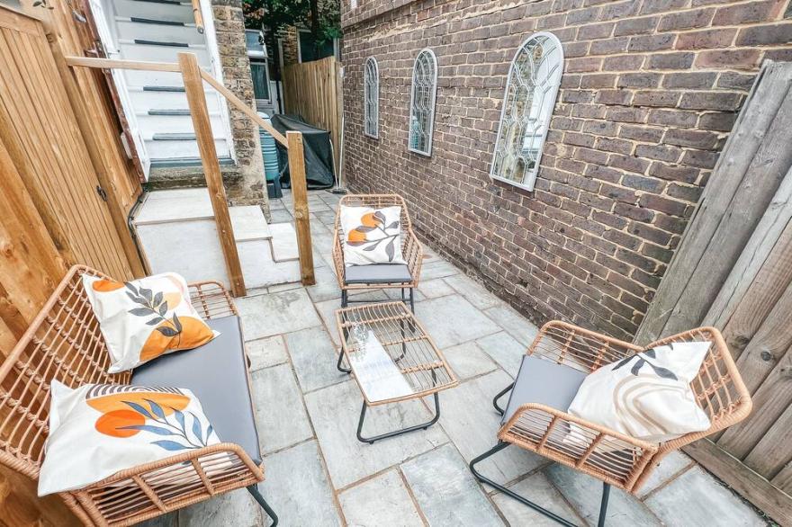 3BR Flat Fully Equipped, Garden Office & Close to Wimbledon