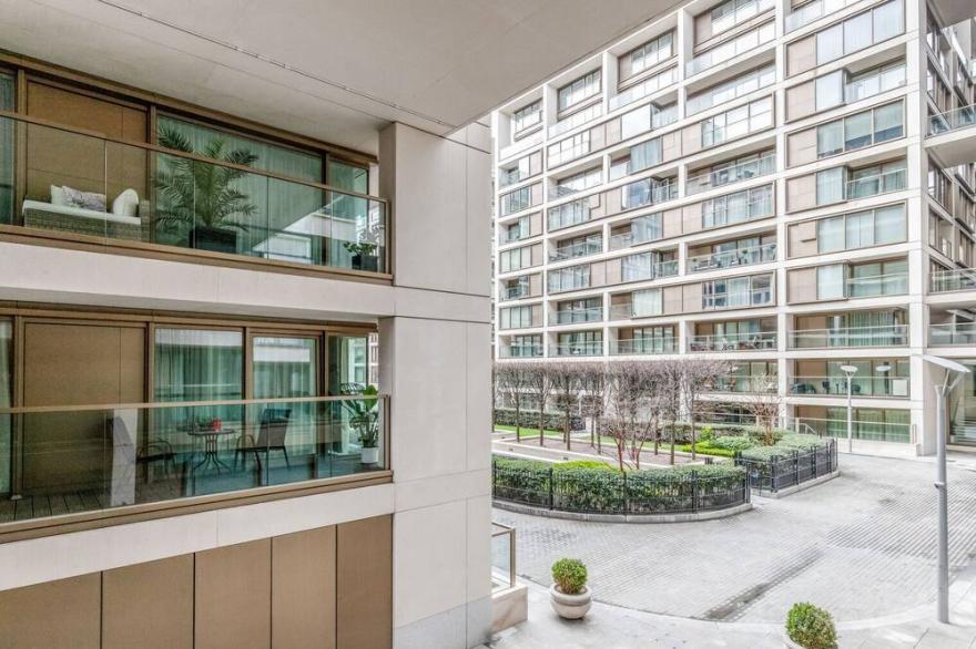 Purpose built Kensington 1BR w/ Balcony, nr shops & bars, by Blueground