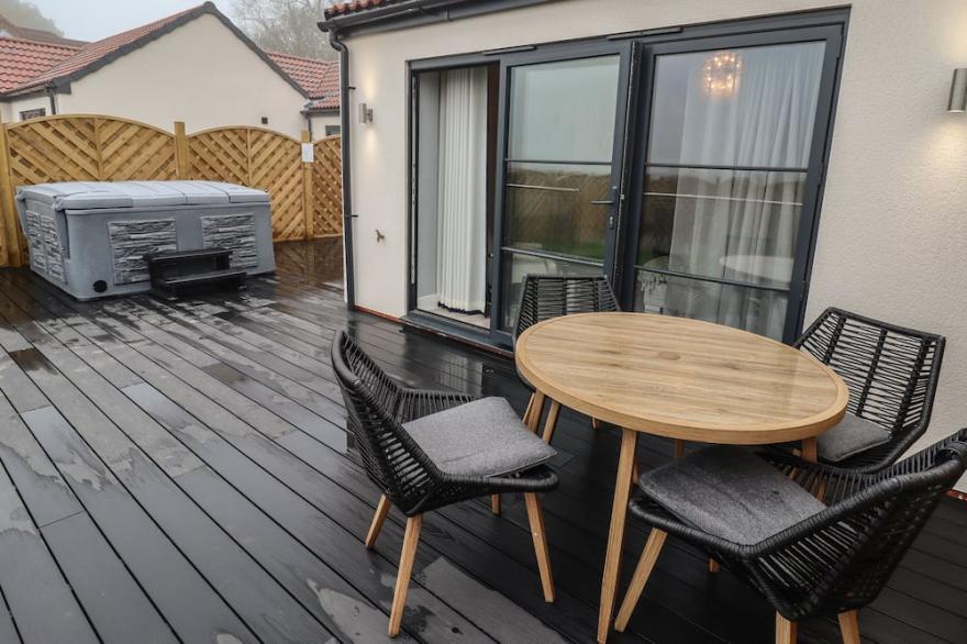 WYSTERIA, family friendly, luxury holiday cottage in Willerby