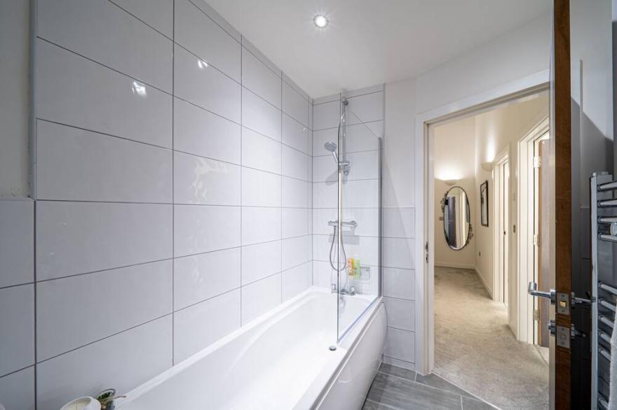 Exclusive 2 Bed Penthouse In Bradford City Centre