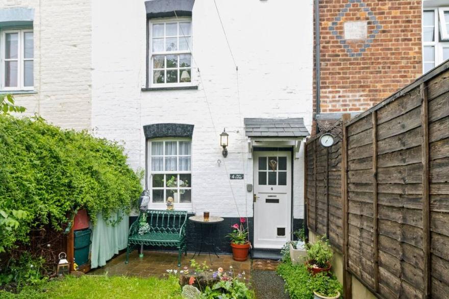 Pip's Cottage by Staytor Accommodation