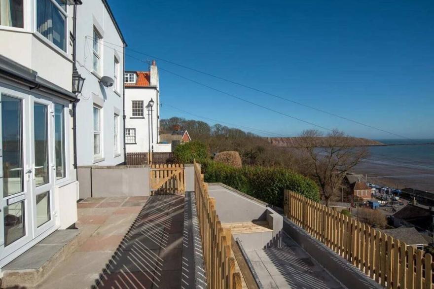 Abalyne Beach House - Beautiful beachhouse - Sea views throughout, modern, brigh