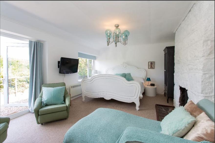Chic Cosy cottage in Lamorna Cove