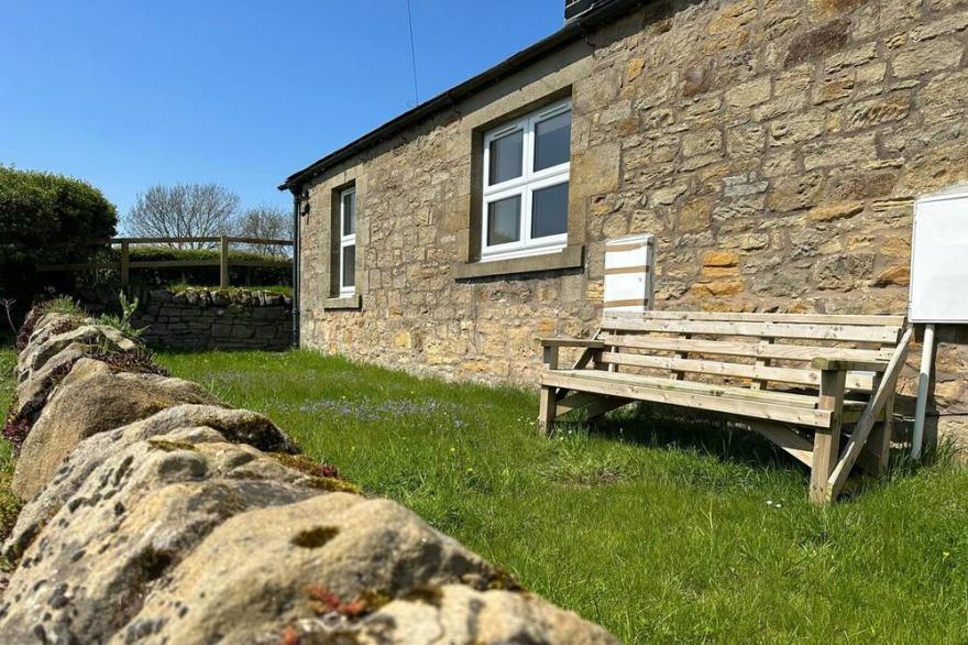 LONNON COTTAGE, pet friendly, with open fire in Alnmouth