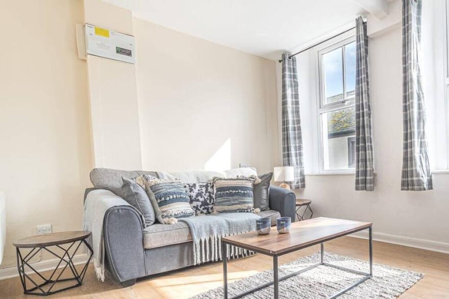 Modern, 1 Bedroom, 1st floor apartment. Pet friendly