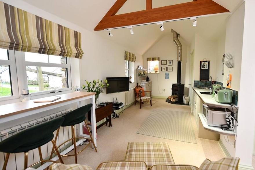 Birds Nest -  a cottage that sleeps 2 guests  in 1 bedroom