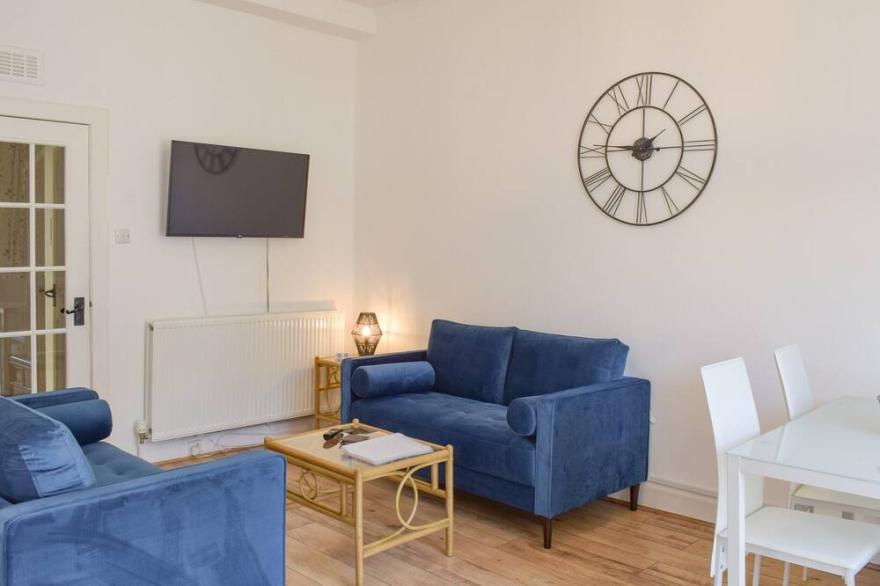 2 bedroom accommodation in Ayr