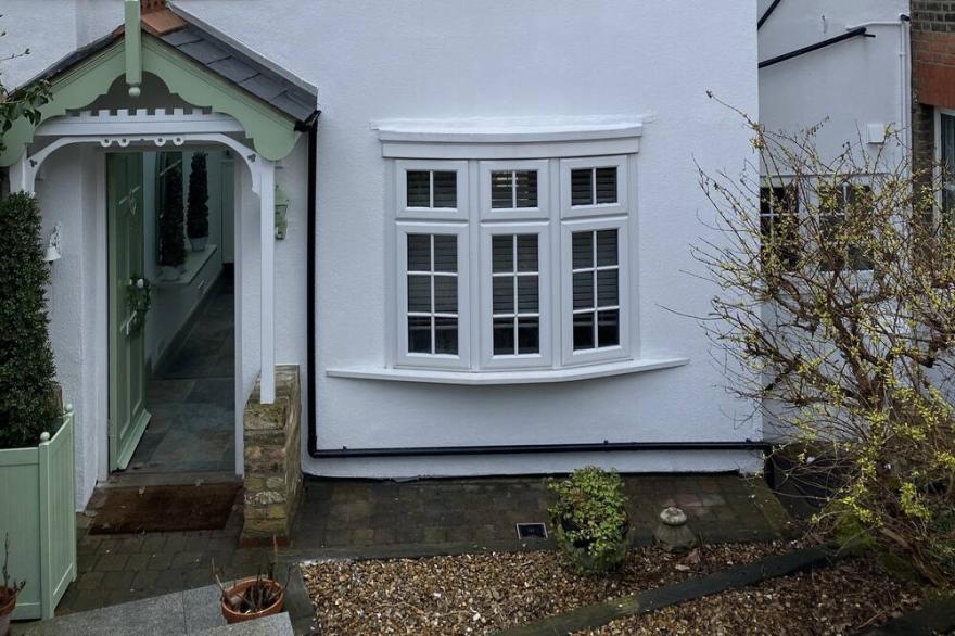 The Coach House, Three Bedrooms, Off Street Parking, Beautiful Views