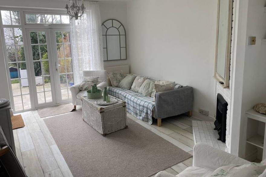 The Coach House, Three Bedrooms, Off Street Parking, Beautiful Views