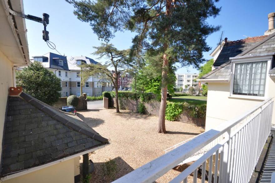 Somerville Coach House 4 -  a studio that sleeps 2 guests  in 1 bedroom