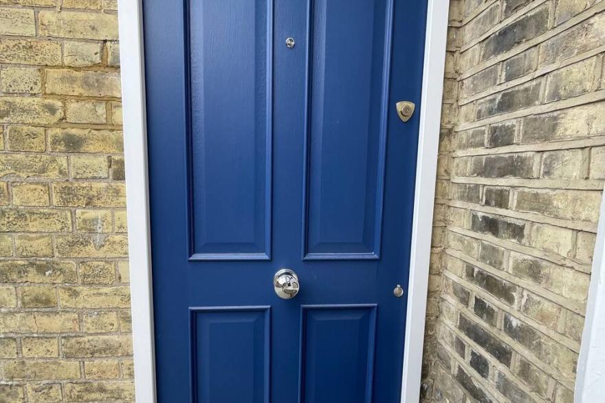 Beautifully Appointed One Bed Apartment. Near Richmond Park, and Kew Gardens