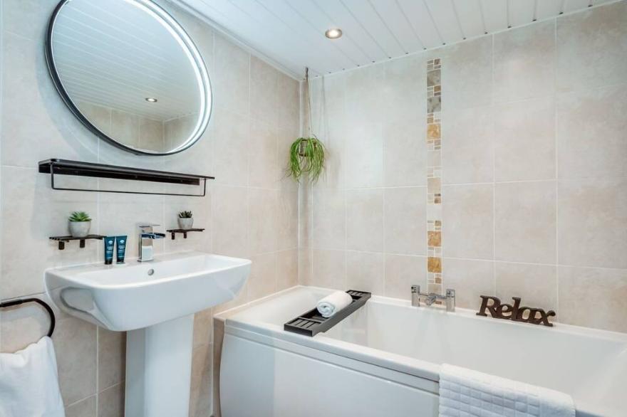 Luxury Apartment by Central Belfast Apartments