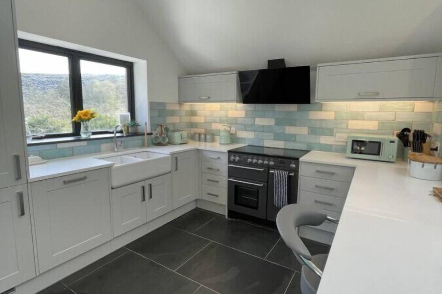 Skylark 3 bed + Snug Sleeps 6+2