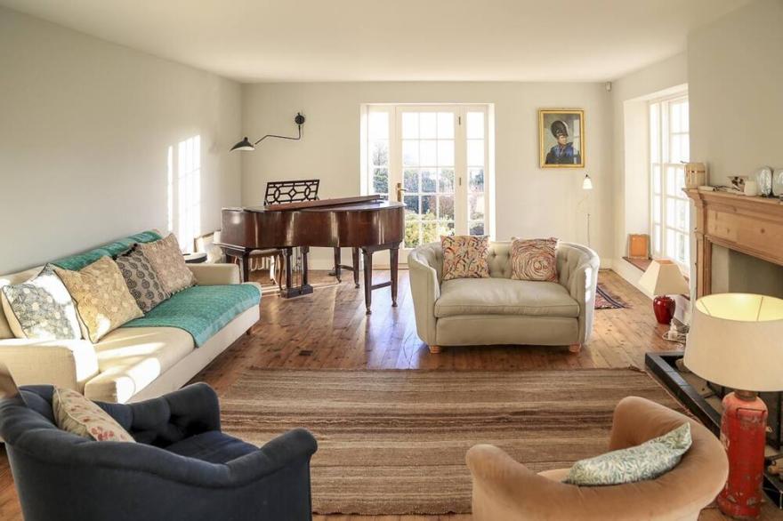 Stunning Arts and Crafts house built in 1929 and fully restored in 2015